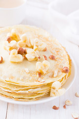 Creps with bananas and nuts