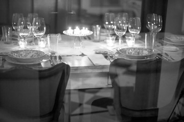 dinner table romantic