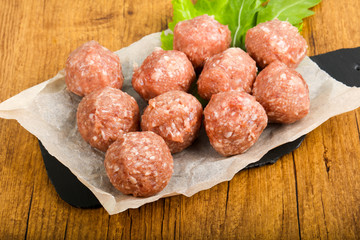 Raw meat balls