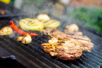 grillowanie mięsa i warzyw