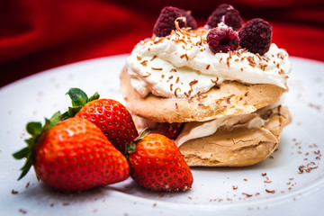 cake with strawberries 
