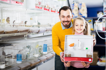 Man and daughter bought a cage for your pet