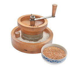 hand mill for grain grinding © Andrii Salivon
