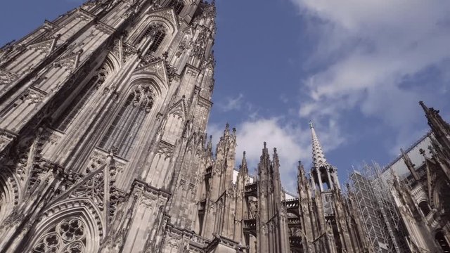 K&ouml;lner Dom, rechte Seite  (Schwenk)