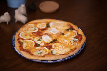 homemade pizza margherita