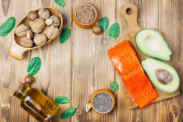 Animal and vegetable sources of omega-3 acids as salmon, avocado, linseed, oil, nuts, chia seeds, spinach.
