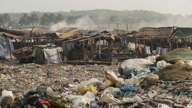 Garbage surrounding Manila slum