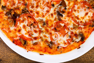 Mushroom pizza with cheese
