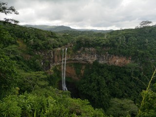 Fototapeta na wymiar Chamarel Wasserfall Mauritius