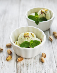 pistachio ice cream and mint