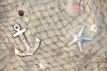 Fischernetz am Strand im Sand.  © ChristArt