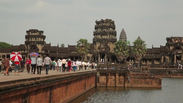 WS Tourists at ancient temple / Angkor Wat, Siem Reap, Cambodia