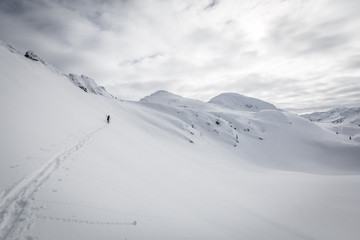 Skitour mit erster Spur in den Alpen