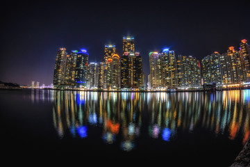 Fototapeta na wymiar busan cityscape at nighttime