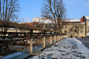 Fototapeta na wymiar Ponte dei macellai con neve