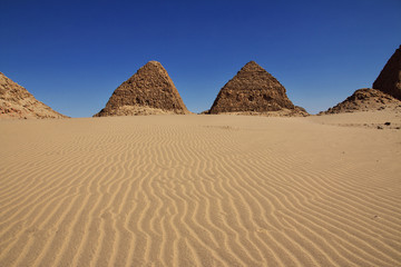 Fototapeta na wymiar Karma Nuri Al-Qura Jabal Barkal Sudan Nubia Pyramid Pharaoh Nile
