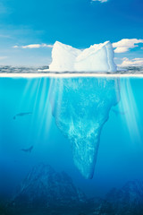 Eisberg über und unter Wasser - 250619513