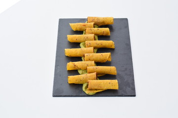 Cucuruchos rellenos beicon