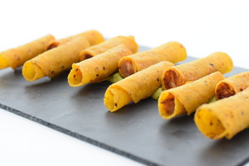 Cucuruchos rellenos beicon