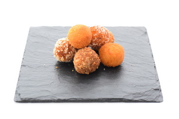 Croquetas de queso, foie, berenjena, gamba, salmon