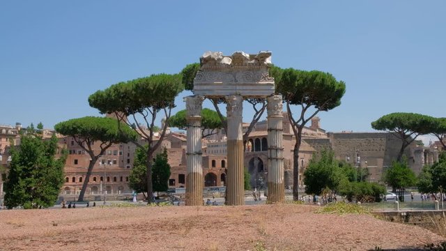 Roma (Patrimonio de la Humanidad). SPQR. Ciudad Eterna. Foro de César. Lazio, Italia, Europa.