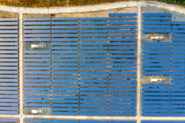 Obraz premium Aerial top view of Solar Panels Farm. Alternative energy, clean energy.