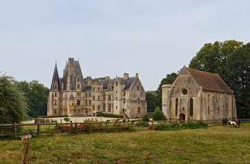 Castle of Fontaine-Henry and chapel