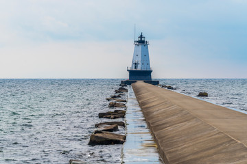 Fototapeta na wymiar Ludington North Pierhead Lighthouse, Lake Michigan, Ludington, Michigan.