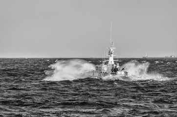 FAST MOTOR BOAT - Border Guard boat patrol © Wojciech Wrzesień