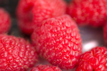 Himbeeren isoliert in Nahaufnahme