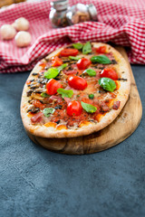 Pizza Mozzarella, Ham chiffonade and Sliced ​​Mushrooms
