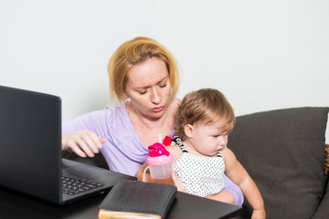 mom freelancer works. child interferes. freelancing problems