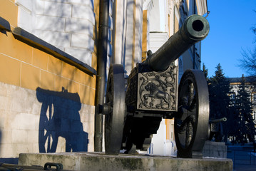 Old cannons shown in Moscow Kremlin