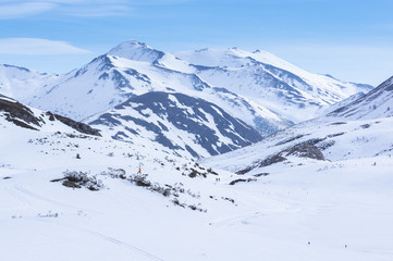 Fototapeta na wymiar Snow in the Vegarada Valley, between Leon and Asturias (Spain). February of 2019