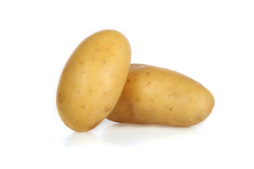 Kartoffeln isoliert auf weiß