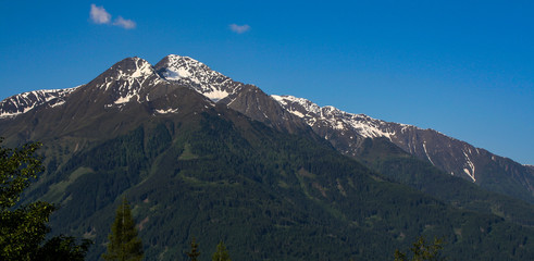 Fototapeta premium spectacular close up view of the mountain.