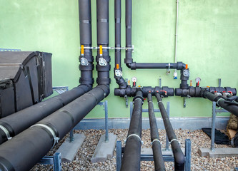 Manometers, valves and pipes with closed cell foam insulation