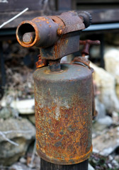 rostige L&ouml;tlampe