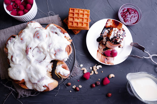 cinnamon rolls Cinnabon with the creamy topping