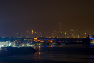 Fototapeta na wymiar Dubai by night.
