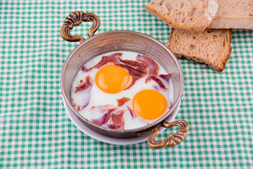 fried egg with bacon and breat - Turkish breakfast - sahanda yumurta