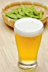 夏の味覚　ビールと枝豆