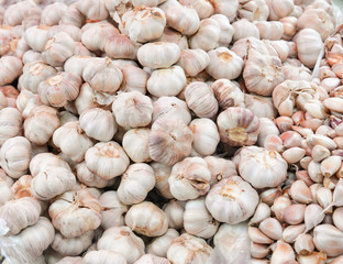 pile of dried garlic texture background