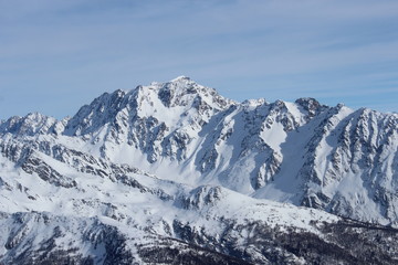 Fototapeta na wymiar ski de randonnée dans les Alpes