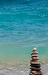 Fototapeta na wymiar rock sculpture on beach
