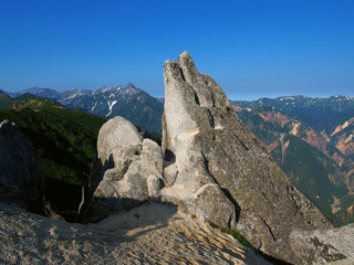 イルカ岩と槍ヶ岳【北アルプス 燕岳】