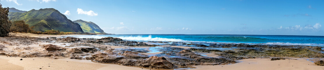 Panoramic view of Makua beach with mountains