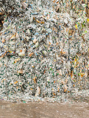 Recycling Ballen aus gepresstem Verpackungsmaterial - Recycling bales of pressed packaging material