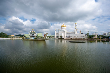 Sultan Omar Ali Saifuddien Mosque in Brunei during cloudy day. Considered as one of the most beautiful mosques in the Asia Pacific.