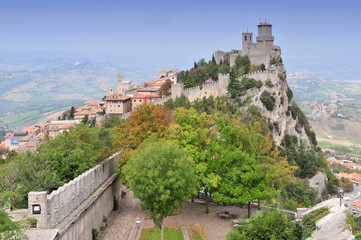 Fototapeta na wymiar The Guaita fortress (Prima Torre) is the oldest and the most famous tower on Monte Titano, San Marino.